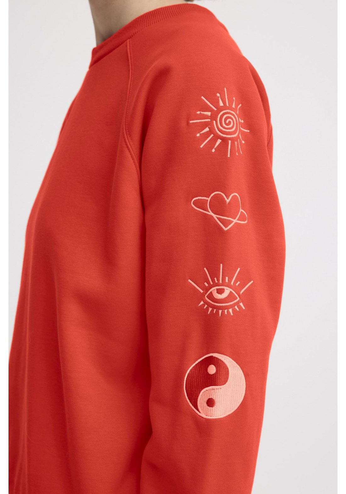 IHLELA O-NECK SWEAT IHLELA O-NECK SWEAT